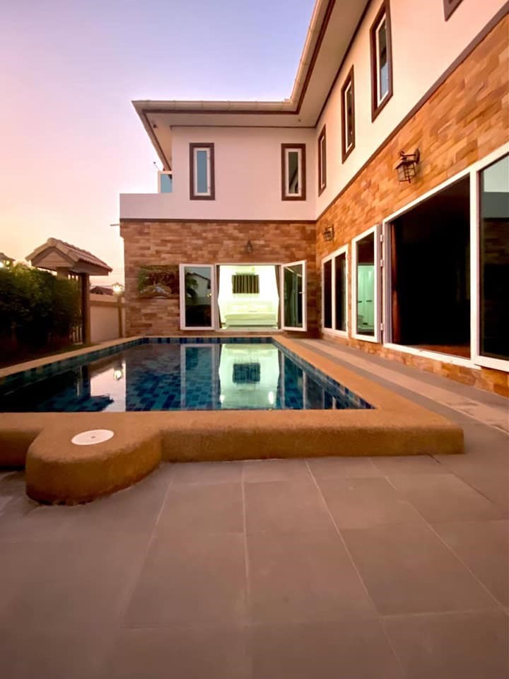 Luxury 2 Storey House with Swimming Pool - House - Chaiyaphruek - 